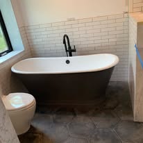 Tub surround